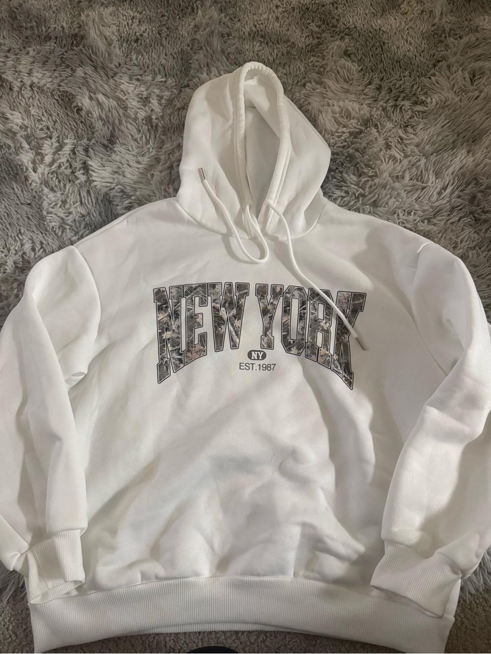 SHEIN White Crewneck Hoodie with 'New York' Graphic